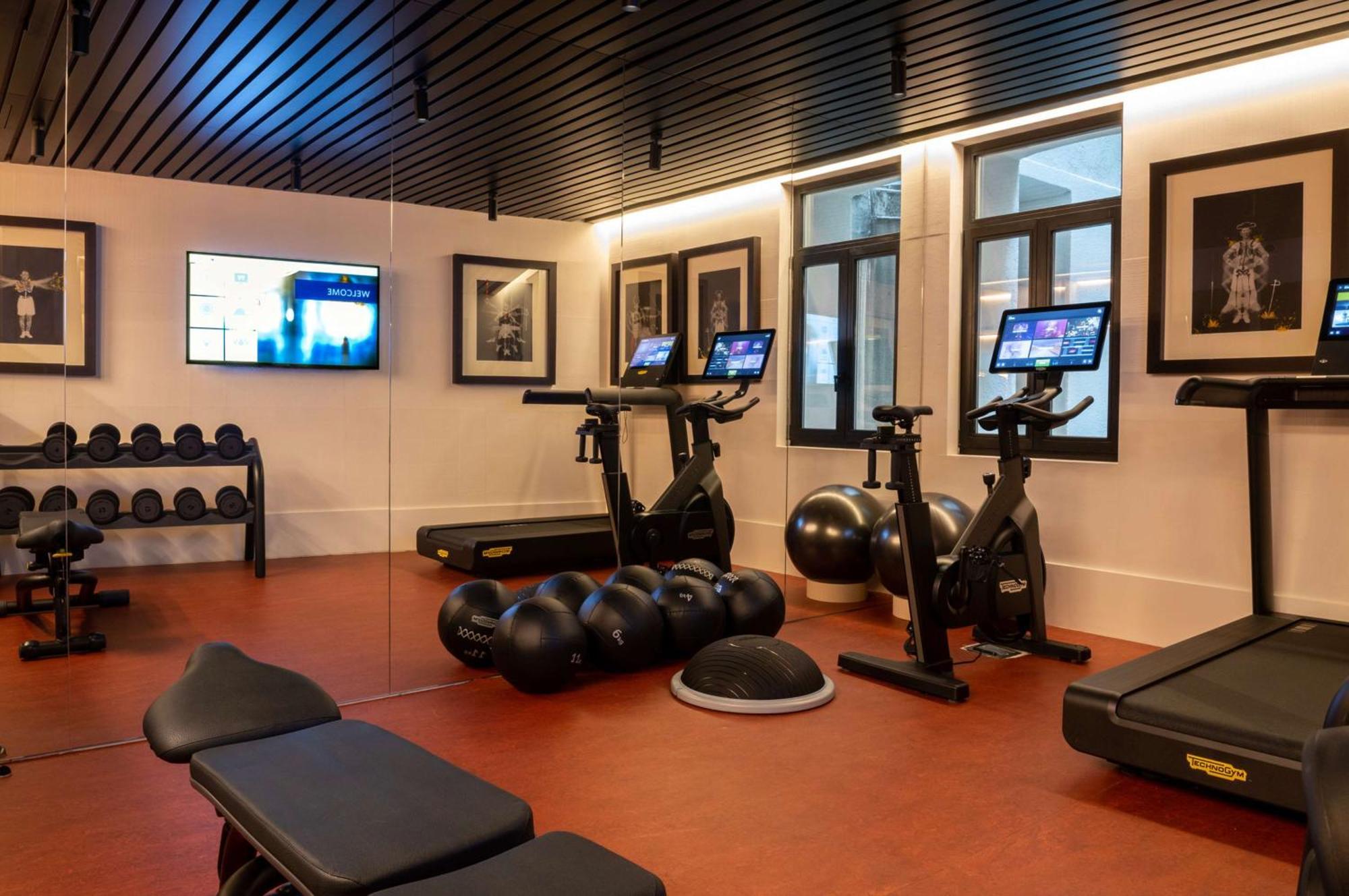 Hotel Montera Madrid, Curio Collection By Hilton Luaran gambar